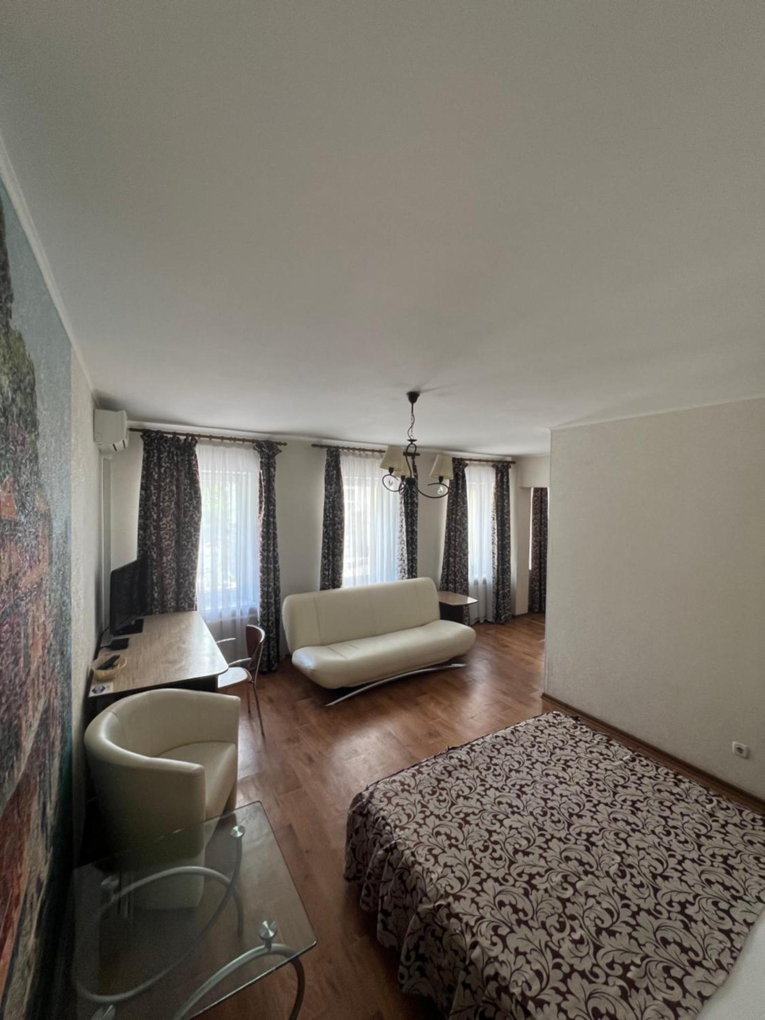 Apart Hotel Asotel Kharkiv Eksteriør billede
