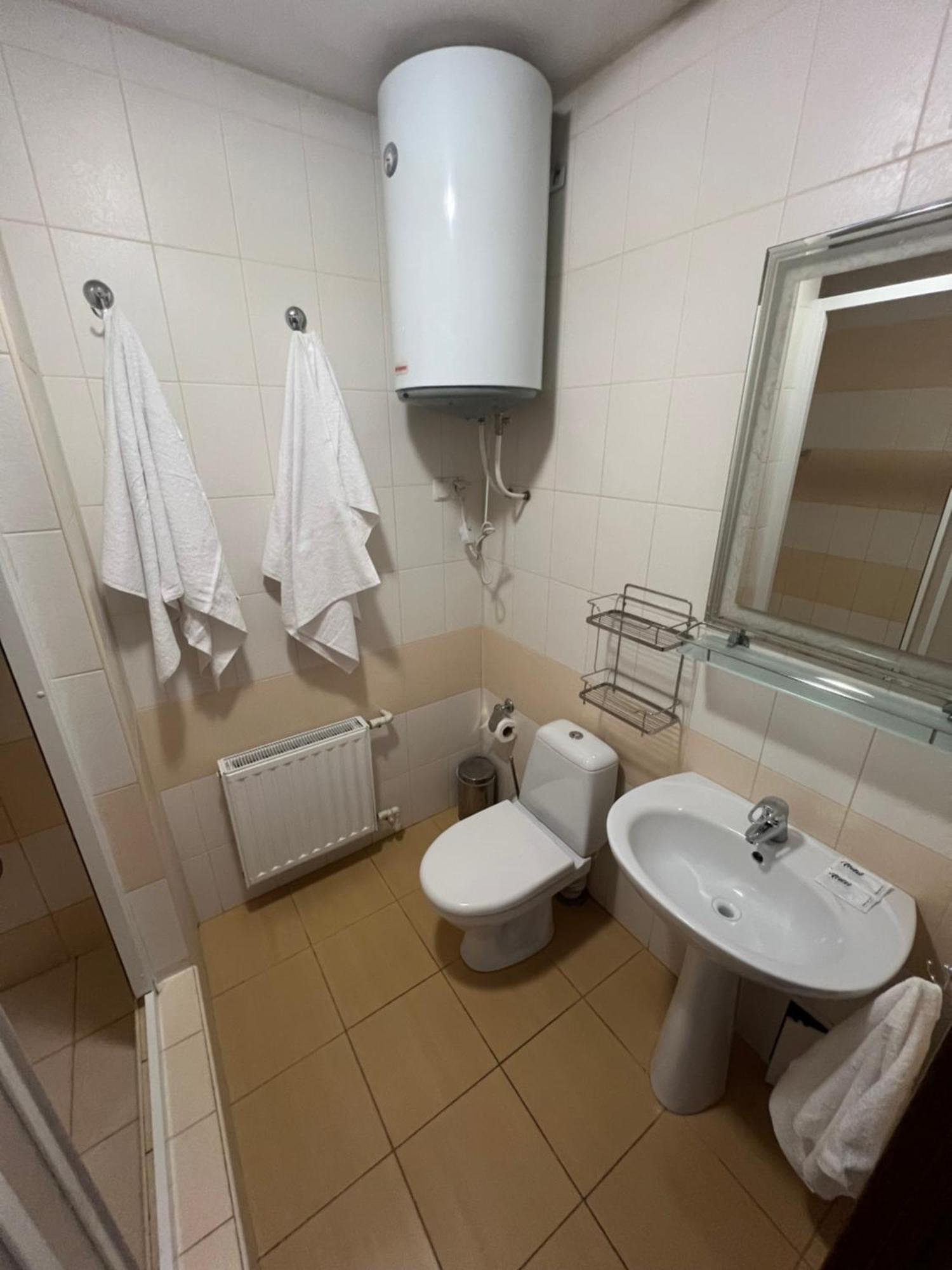 Apart Hotel Asotel Kharkiv Eksteriør billede