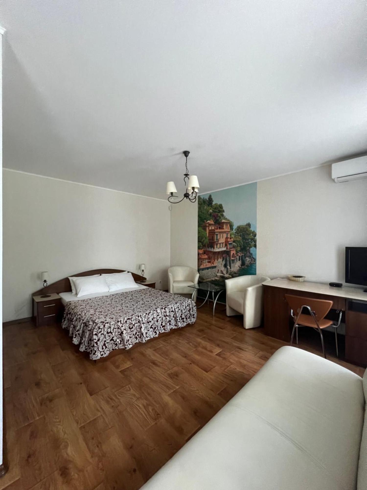 Apart Hotel Asotel Kharkiv Eksteriør billede