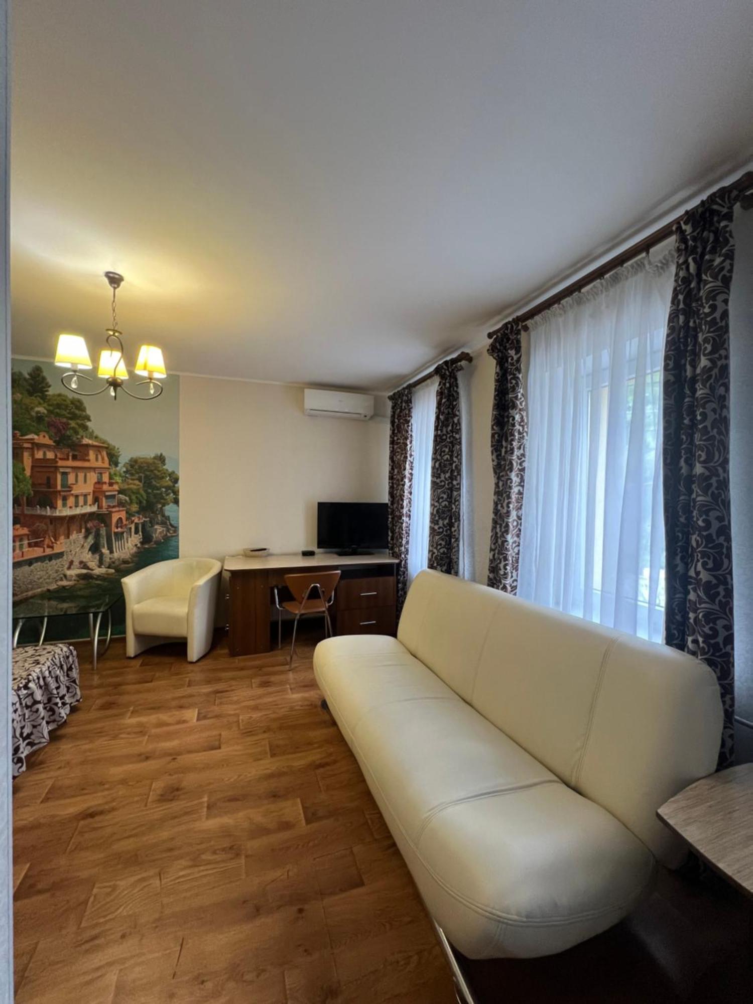 Apart Hotel Asotel Kharkiv Eksteriør billede