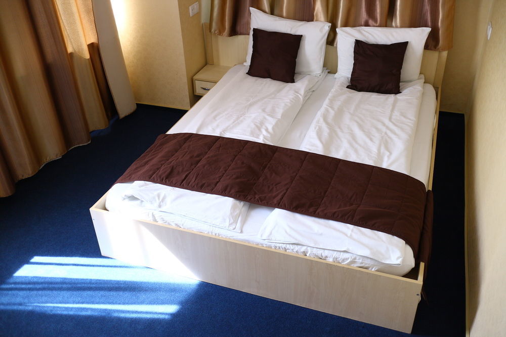 Apart Hotel Asotel Kharkiv Eksteriør billede