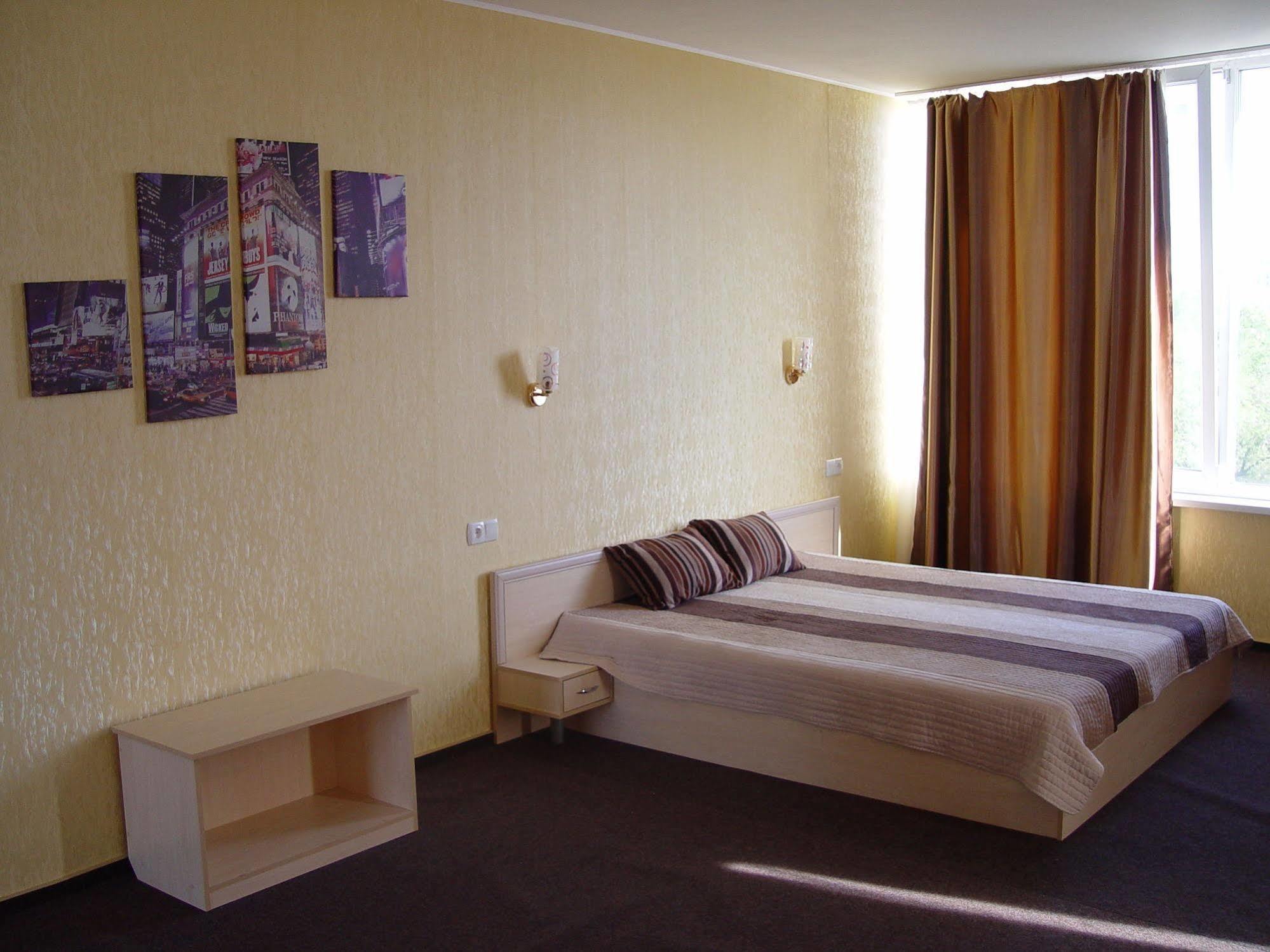 Apart Hotel Asotel Kharkiv Eksteriør billede