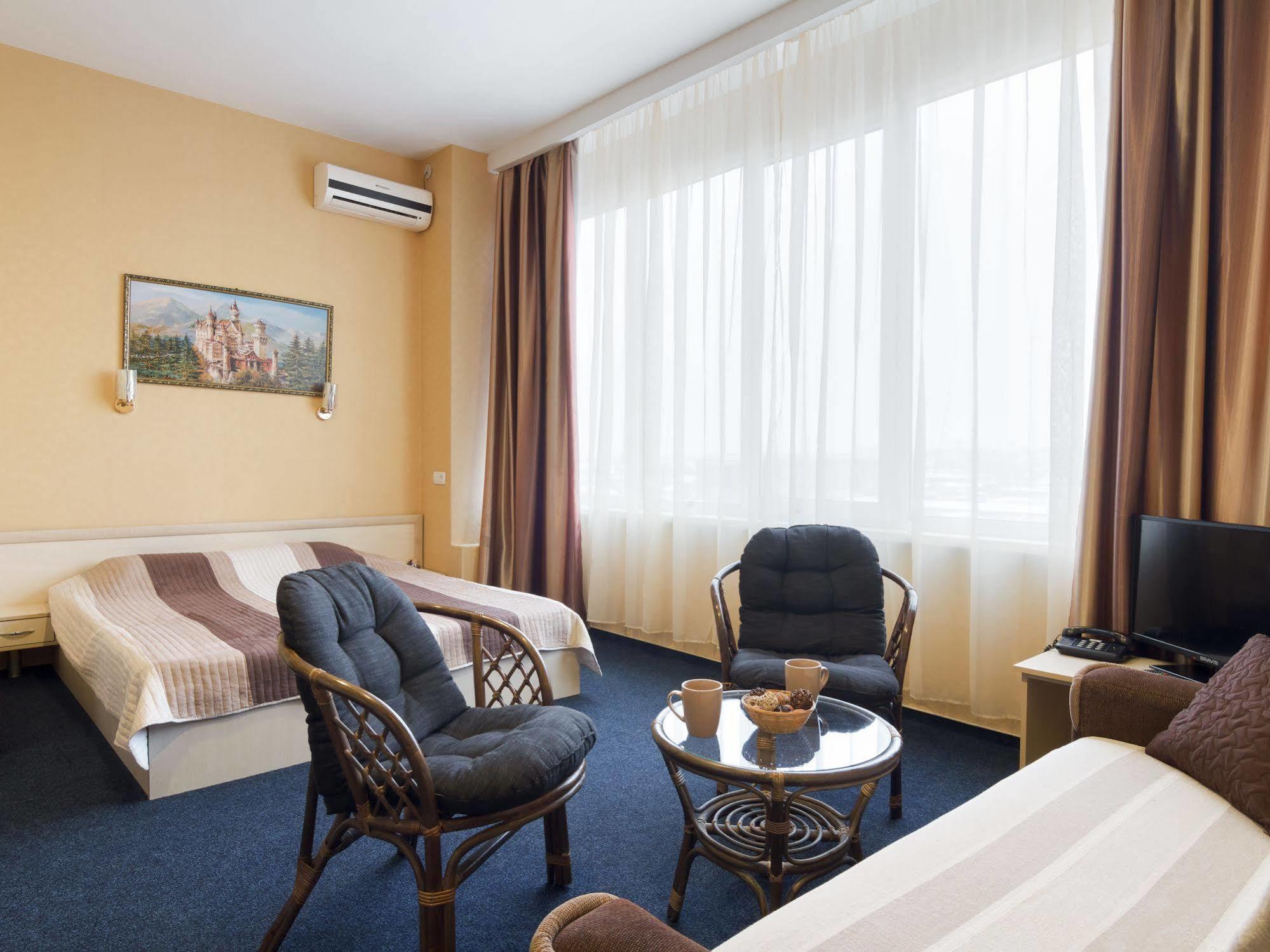 Apart Hotel Asotel Kharkiv Eksteriør billede