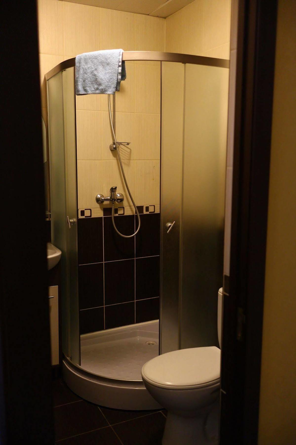 Apart Hotel Asotel Kharkiv Eksteriør billede