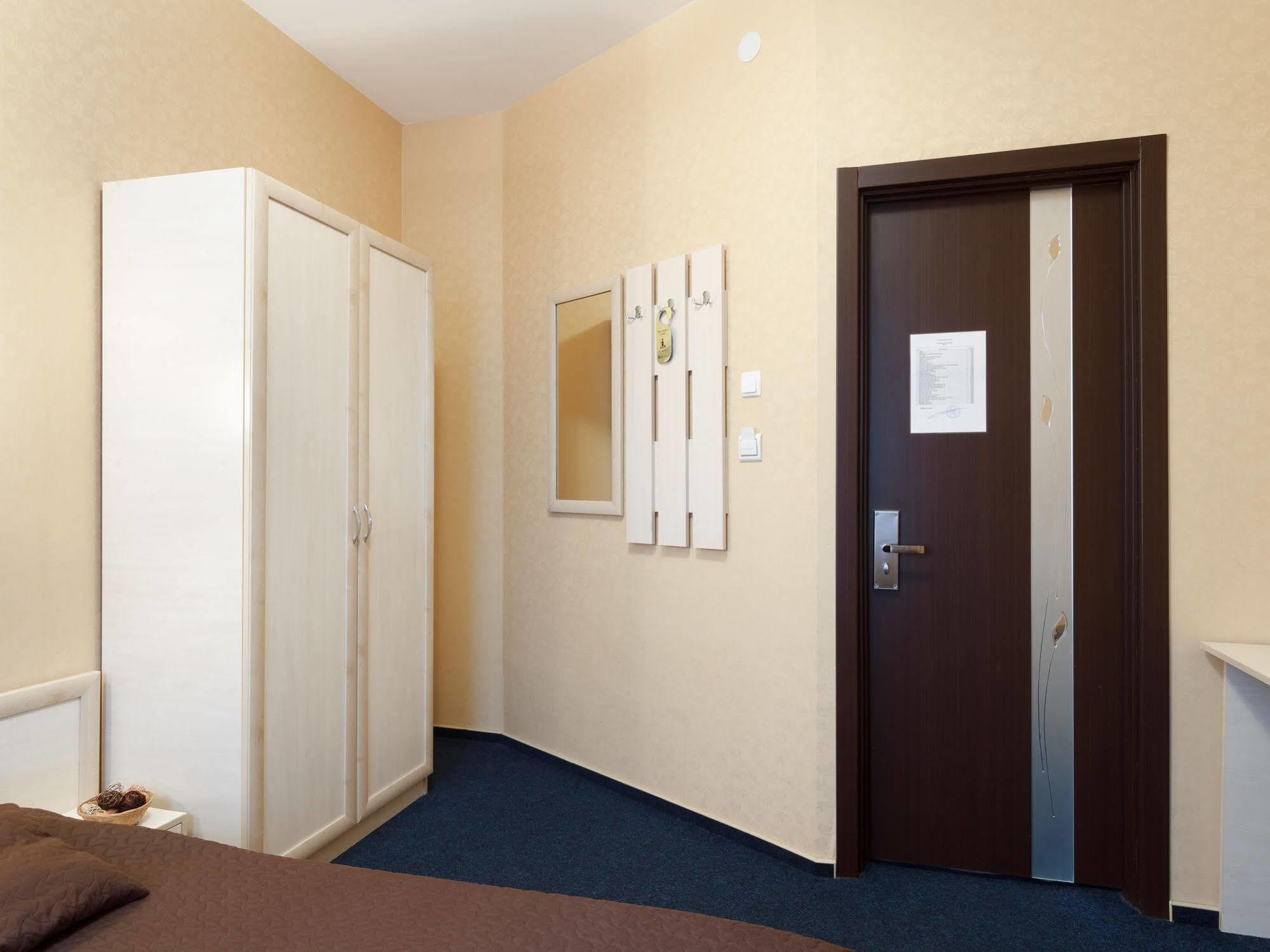 Apart Hotel Asotel Kharkiv Eksteriør billede